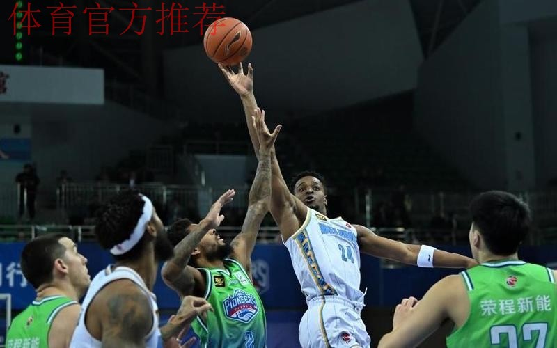 纳托尔半场出战18分钟,投篮11中5得到12分1篮板4助攻 纳托尔半场出战18分钟,投篮11中5得到12分1篮板4助攻